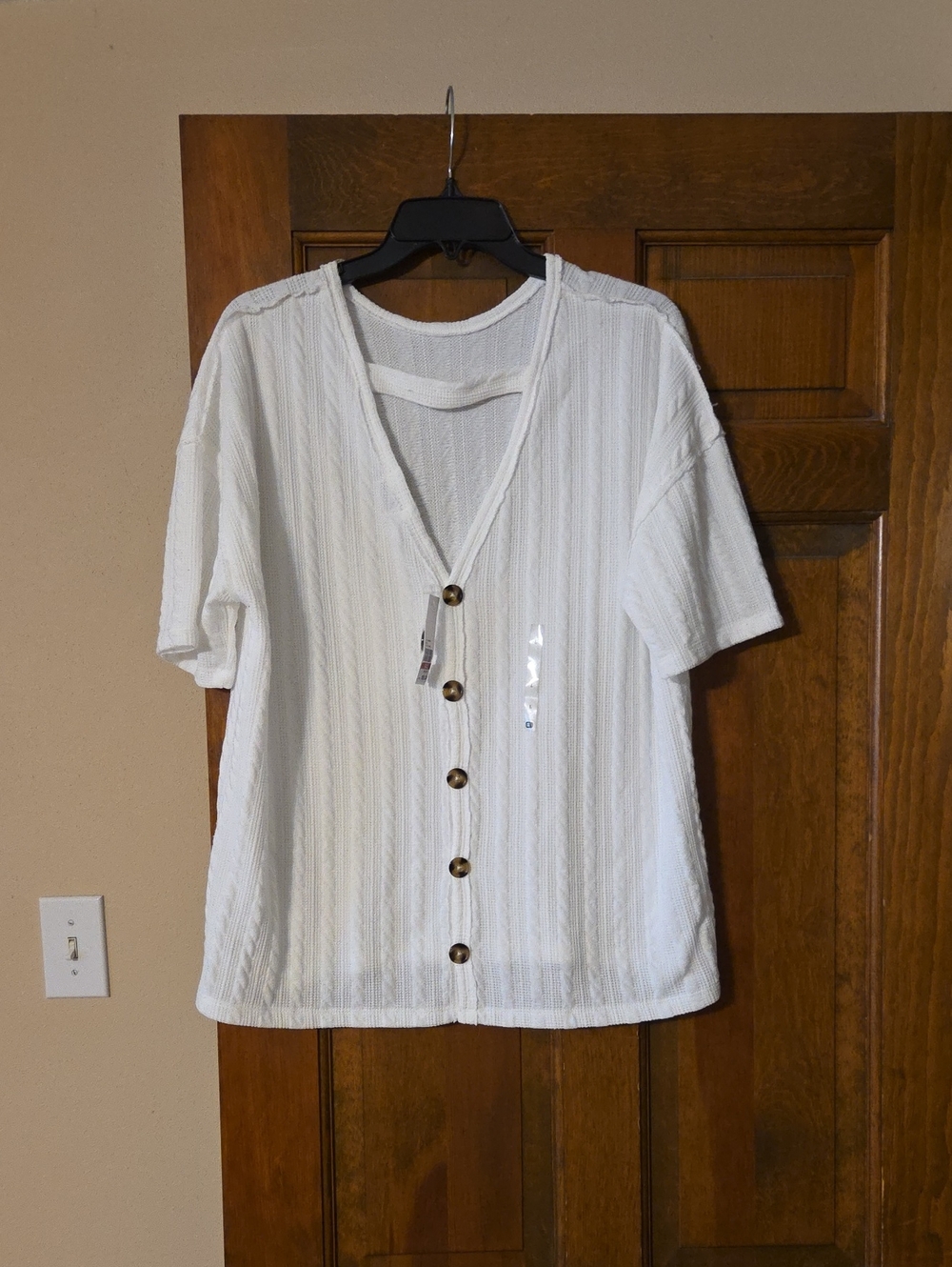 BKE Women's White Short-Sleeve Sweater